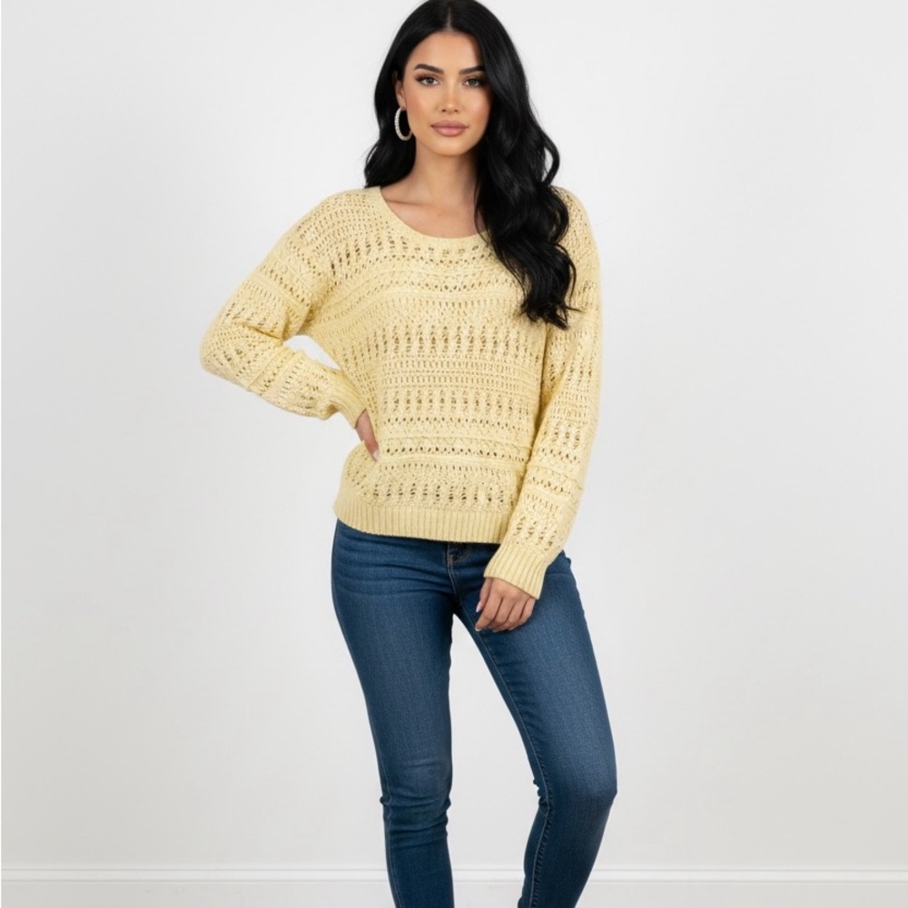 Vintage Dana Buchman Light Yellow Crew Neck Sweater